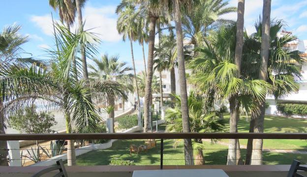 Apartamentos Playa Torrecilla Nerja Habitación foto